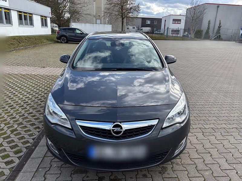 Gebraucht Opel Astra 125 PS (91 kW) 2012 Grau Kombi