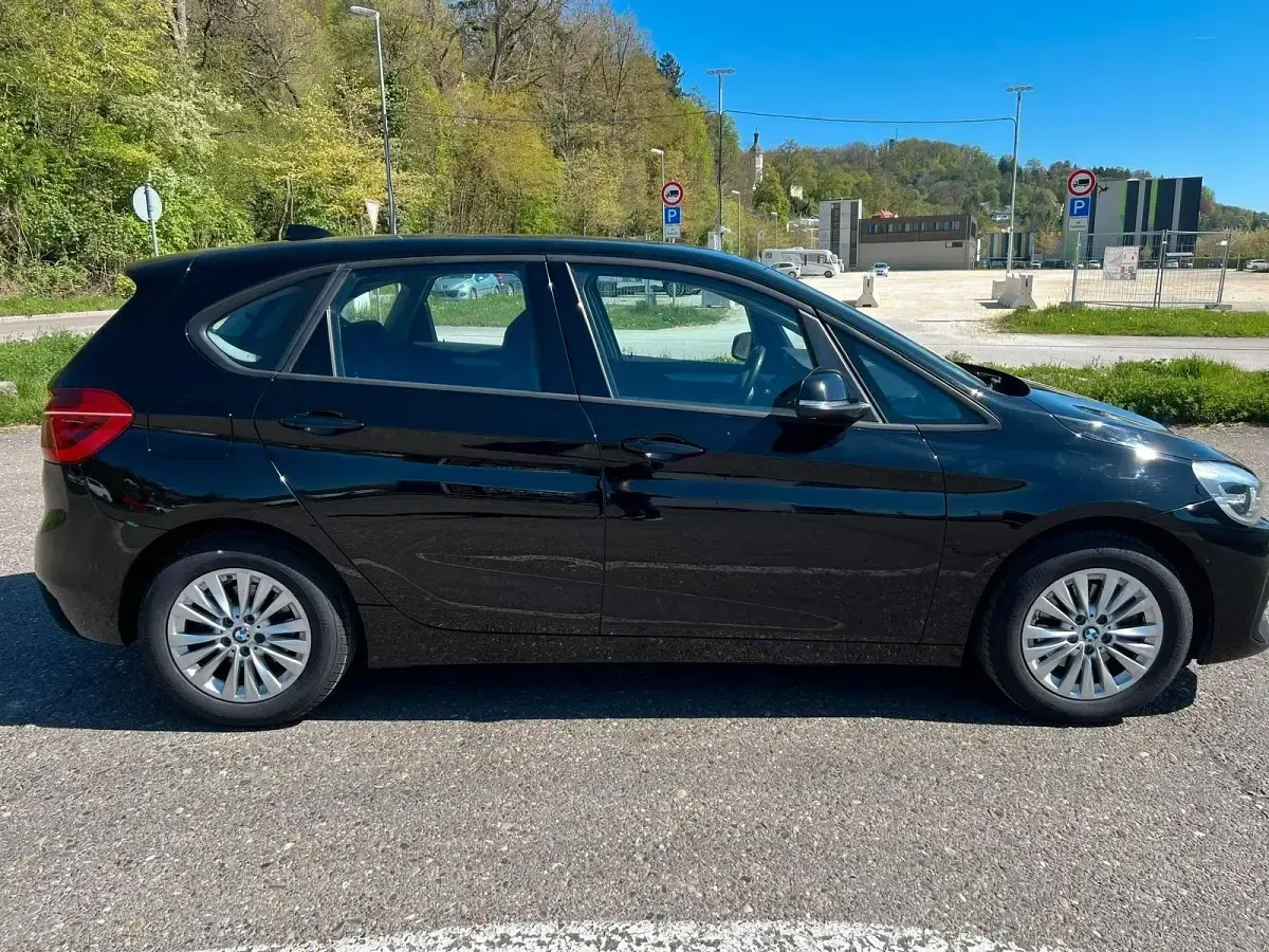 Gebraucht BMW 218 Active Tourer 140 PS (102 kW) 2020 Schwarz Van / Kleinbus