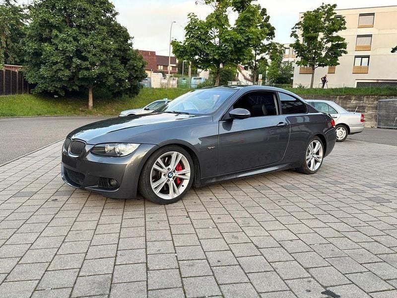 Grau Gebraucht 2008 BMW 335 Performance Coupé | 8.990 € (Superpreis) - Bild 1/4