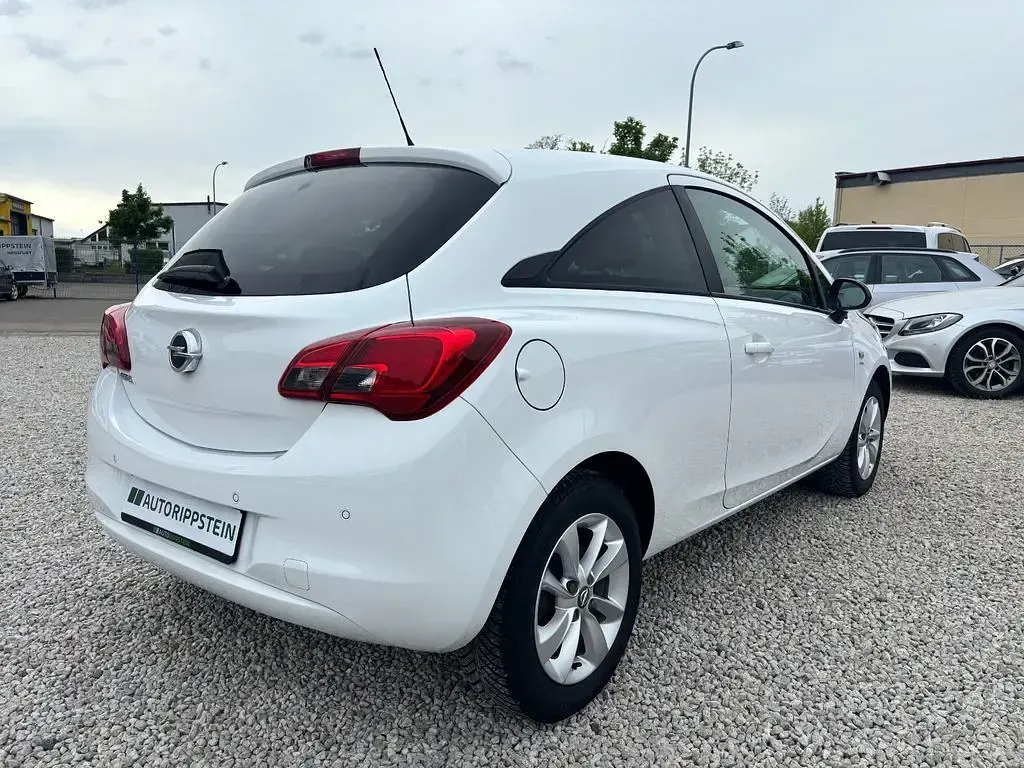 Używany Opel Corsa Active 90 KM (66 kW) 2017 Biały Hatchback
