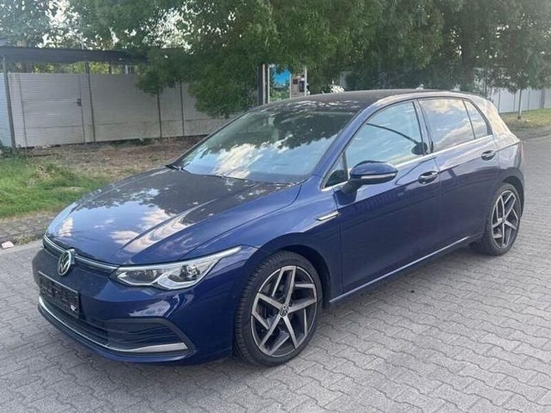 Gebraucht VW Golf VII Style 150 PS (110 kW) 2021 Blau Kleinwagen