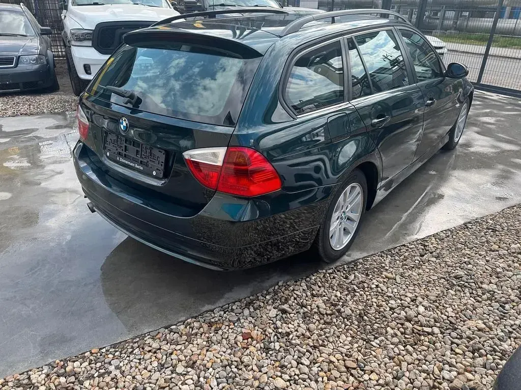 Gebraucht BMW 320 150 PS (110 kW) 2006 Grün Kombi