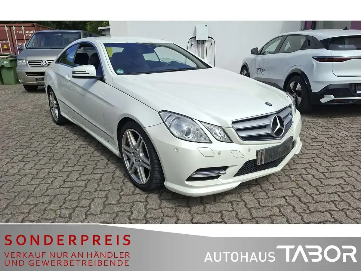 Gebraucht Mercedes E220 Avantgarde 170 PS (125 kW) 2012 Weiß Coupé
