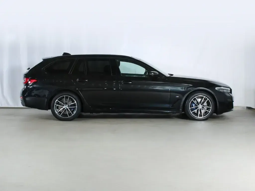 Gebraucht BMW 530e M Sport 184 PS (135 kW) 2021 Schwarz Kombi
