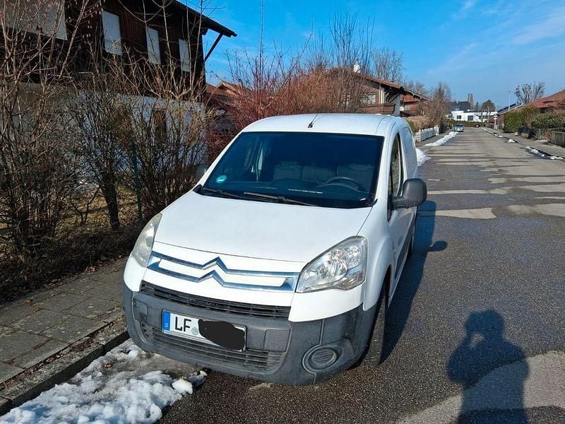 Weiß Gebraucht 2012 Citroën Berlingo SELECTION Van / Kleinbus | 2.500 € (Superpreis) - Bild 1/4