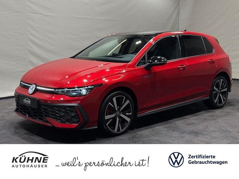 Rot Gebraucht 2025 VW Golf Style Limousine | 45.880 € (Teuer) - Bild 1/3