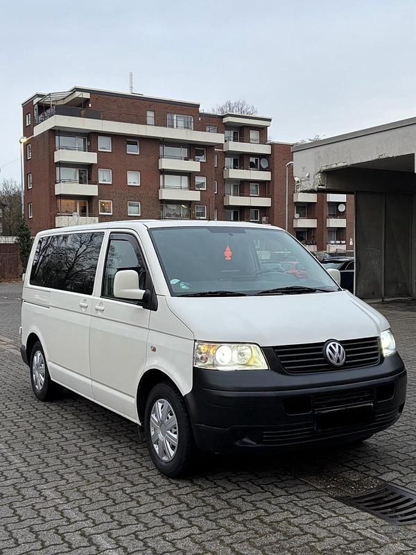 Weiß Gebraucht 2008 VW Caravelle Van / Kleinbus | 6.500 € (Superpreis) - Bild 1/4