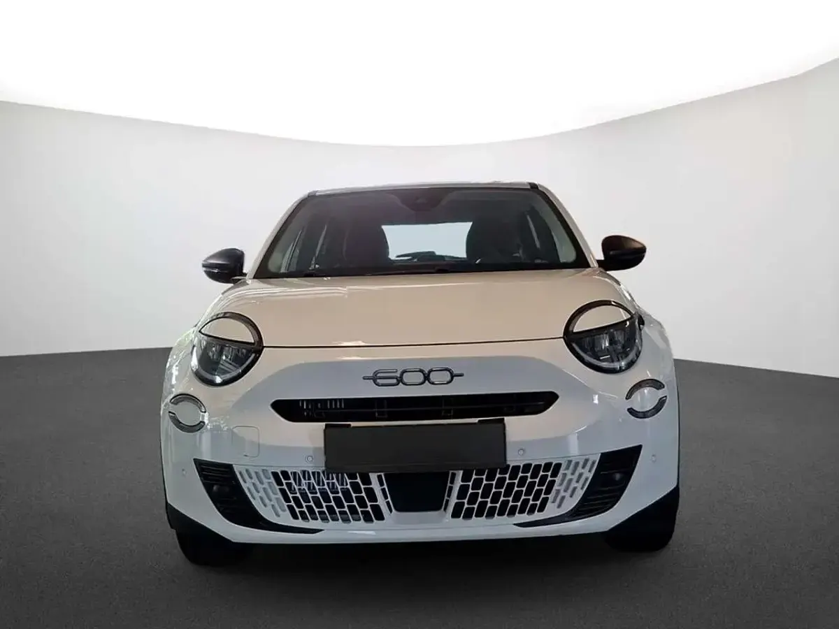 Gebraucht Fiat 600 101 PS (74 kW) 2025 Weiß SUV
