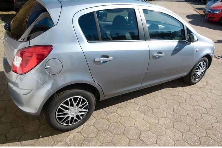 Gebraucht Opel Corsa 90 PS (66 kW) 2008 Grau Kleinwagen