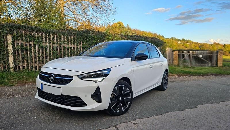 Gebraucht Opel Corsa-e 100 kW (136 PS) 2023 Brillant weiß Kleinwagen