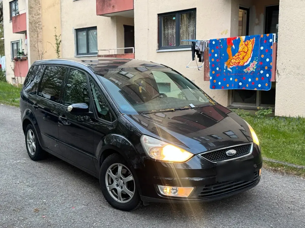 Usata Ford Galaxy 140 CV (102 kW) 2007 Andere farben Monovolume