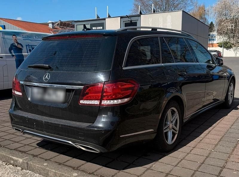 Gebraucht Mercedes E220 170 PS (125 kW) 2014 Schwarz Kombi