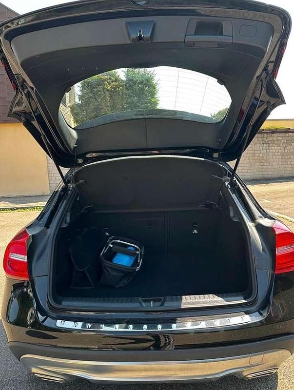 Gebraucht Mercedes GLA180 122 PS (89 kW) 2014 Schwarz SUV