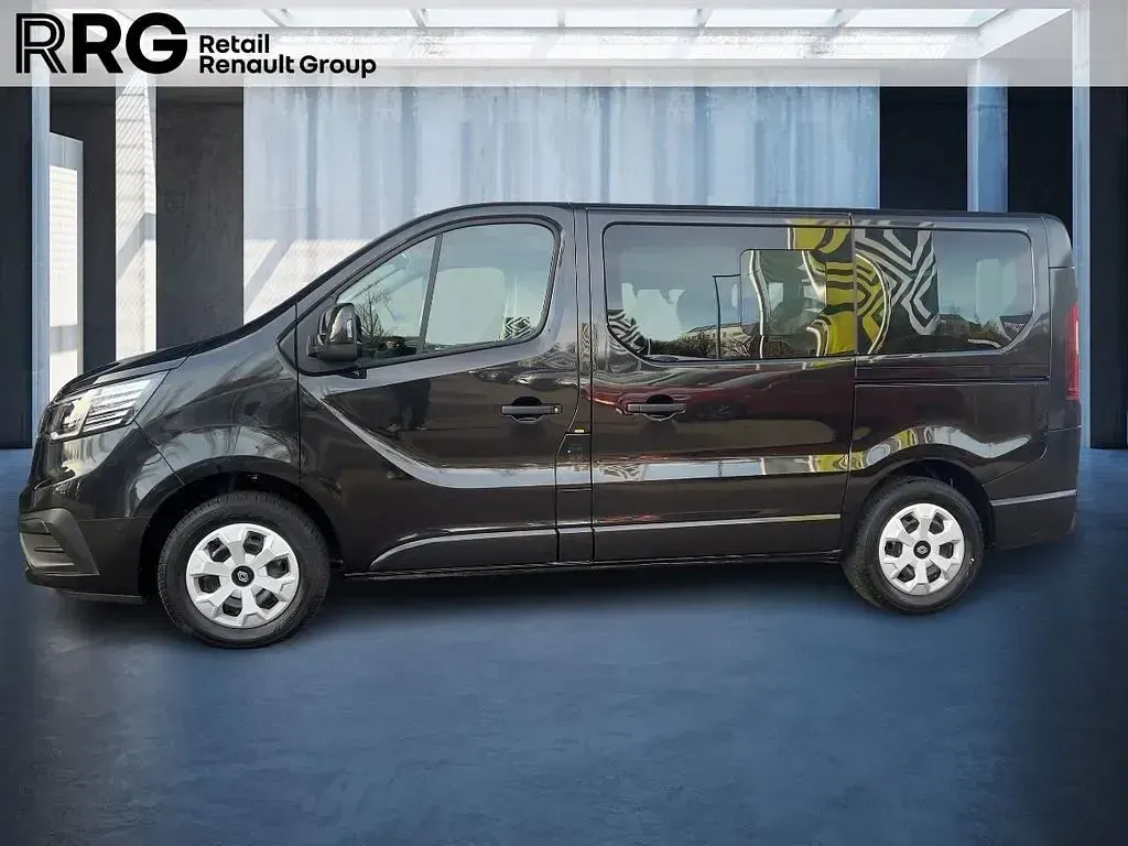 Używany Renault Trafic Evolution 150 KM (110 kW) 2024 Czarny Minivan