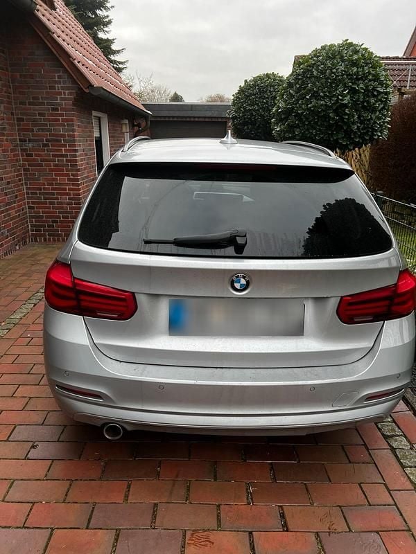 Gebraucht BMW 318 150 PS (110 kW) 2017 Silber Kombi