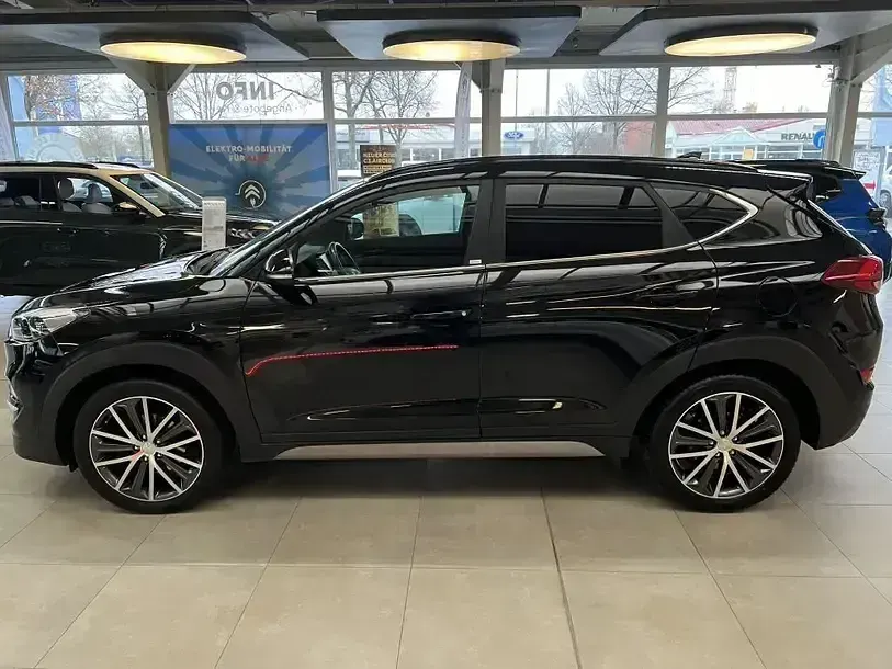 Gebraucht Hyundai Tucson Turbo 177 PS (130 kW) 2018 Phantom black (metallic) SUV