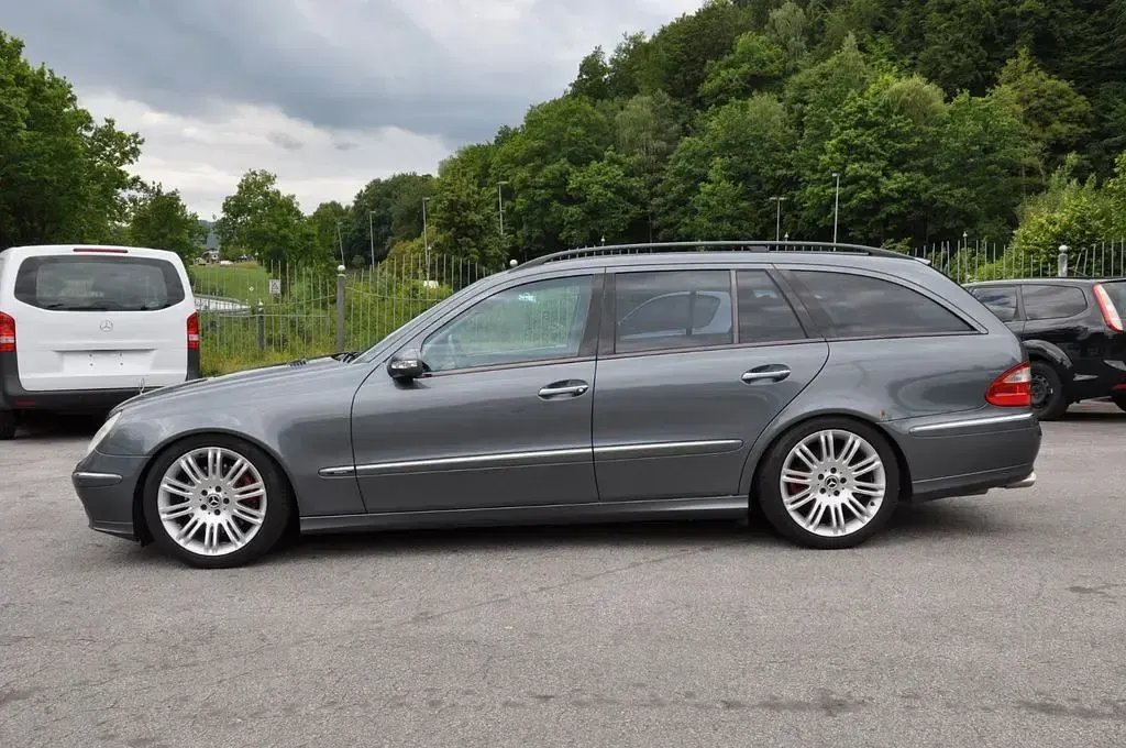 Gebraucht Mercedes E500 AMG 306 PS (225 kW) 2005 Grau Limousine
