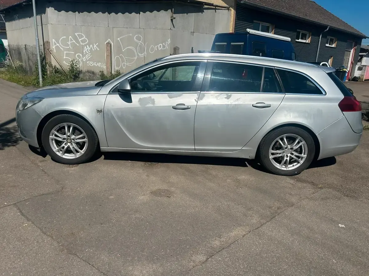Gebraucht Opel Insignia 131 PS (96 kW) 2012 Silber Kombi