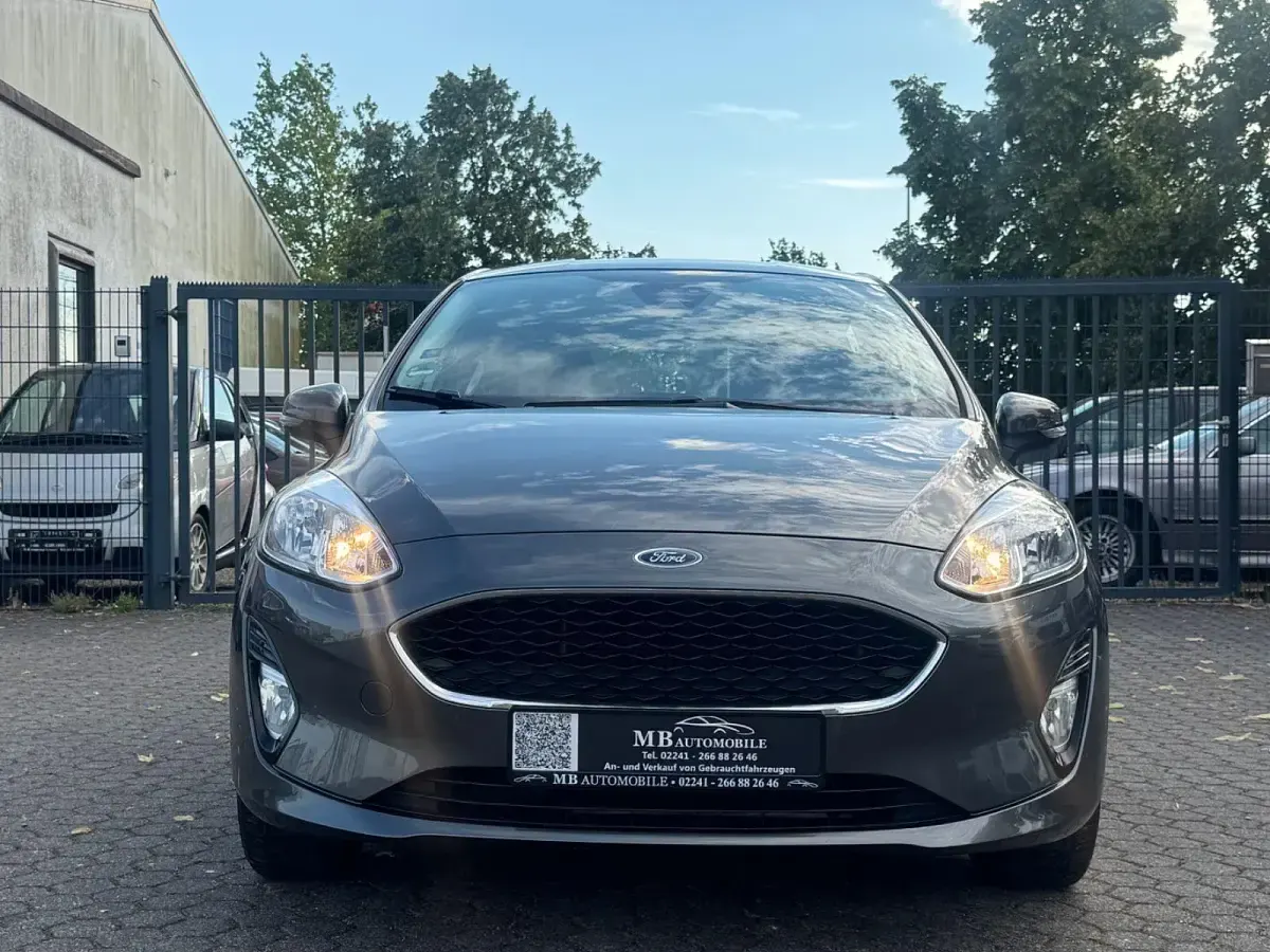Gebraucht Ford Fiesta Cool & Connect 86 PS (63 kW) 2019 Grau Kleinwagen