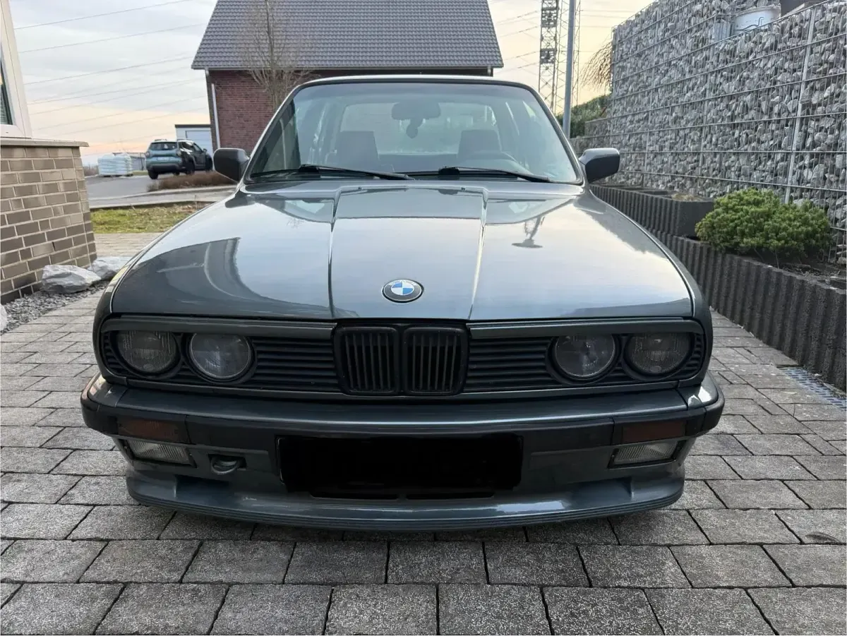 Gebraucht BMW 325 171 PS (125 kW) 1987 Grau Limousine