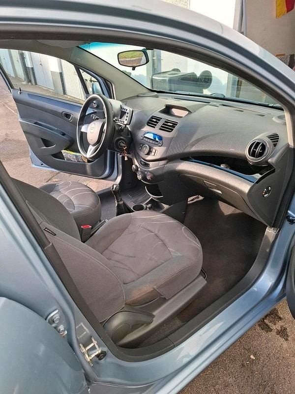 Gebraucht Chevrolet Spark 70 PS (51 kW) 2012 Blau Kleinwagen