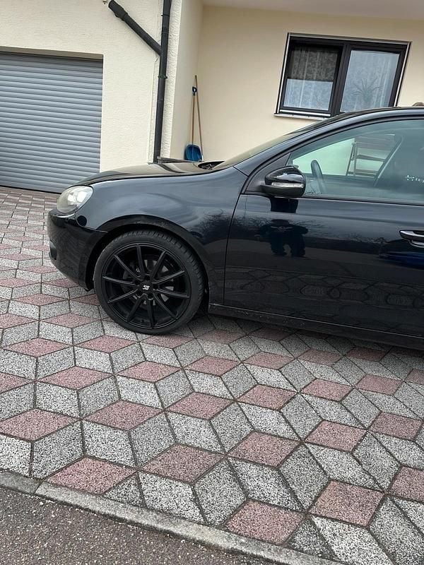 Gebraucht VW Golf VI 122 PS (89 kW) 2012 Schwarz Kleinwagen