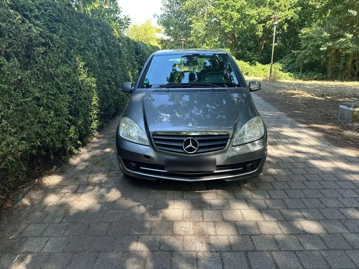 Gebraucht Mercedes A180 109 PS (80 kW) 2009 Grau Limousine