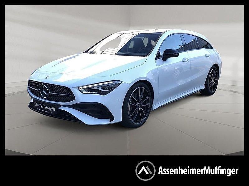 Weiss unilack polarweiss Gebraucht 2025 Mercedes CLA200 Shooting Brake Kombi | 42.980 € - Bild 1/4