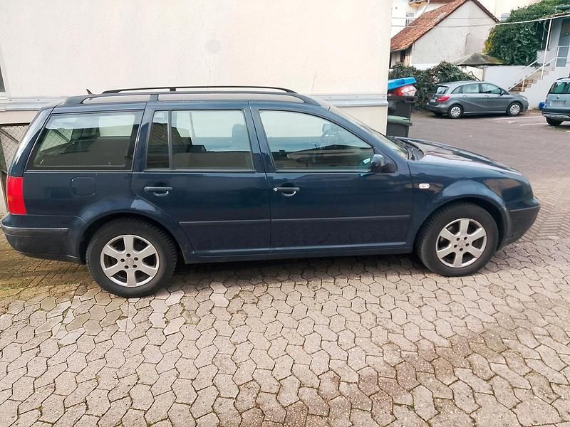 Gebraucht VW Golf IV 105 PS (77 kW) 2001 Blau Kombi