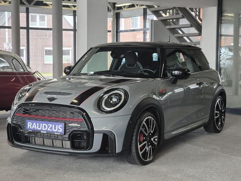 Gebraucht Mini John Cooper Works 231 PS (169 kW) 2022 Moonwalk grey metallic Kleinwagen