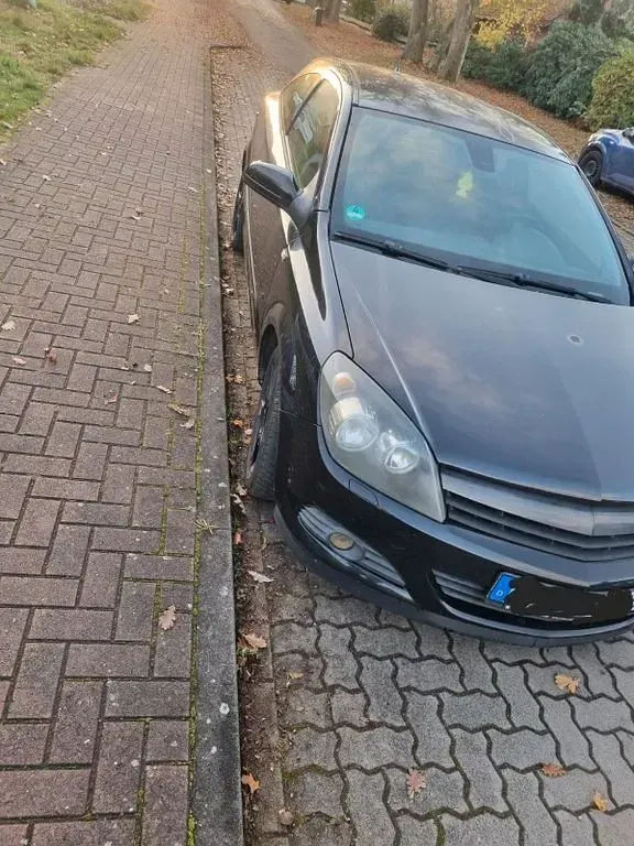 Gebraucht Opel Astra GTC 90 PS (66 kW) 2006 Schwarz Coupé