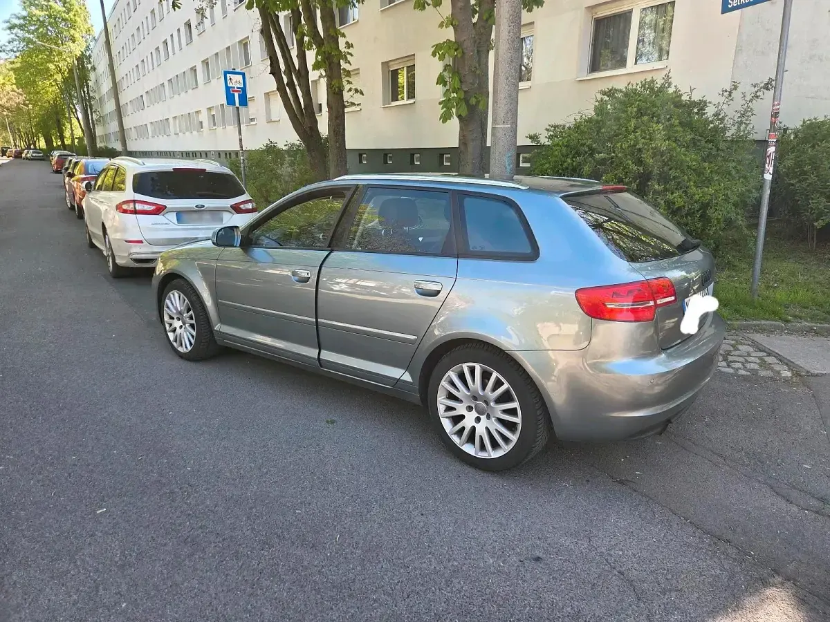 Usata Audi A3 105 CV (77 kW) 2010 Argento Utilitaria