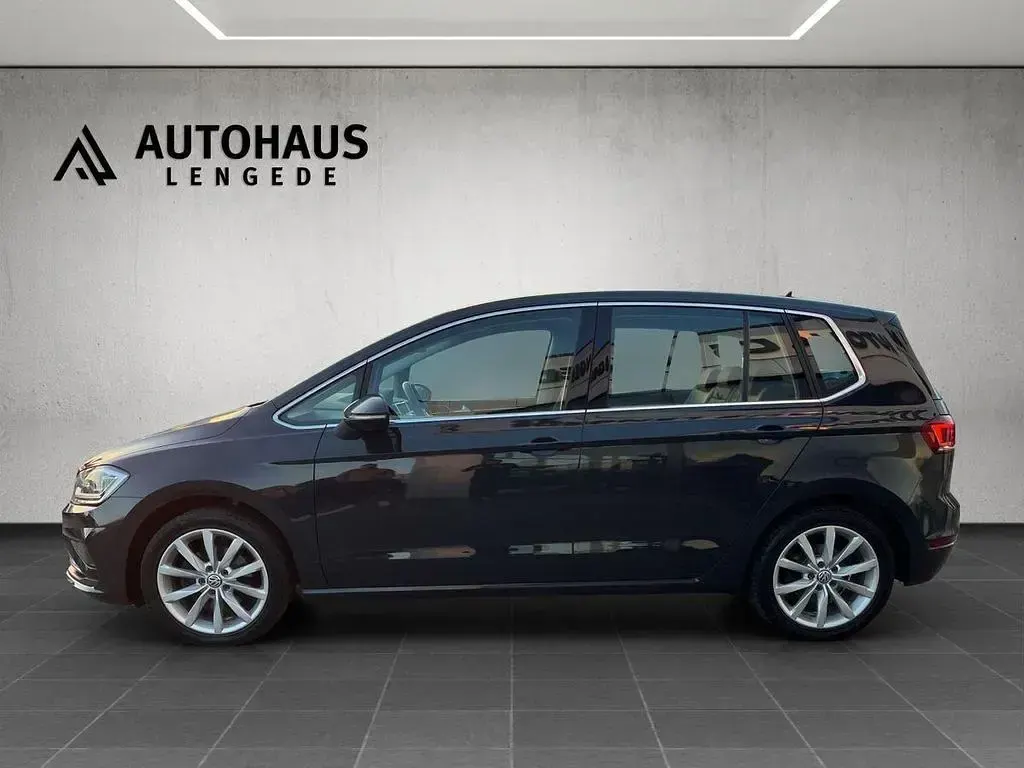 Gebraucht VW Golf Highline 150 PS (110 kW) 2020 Grau Van / Kleinbus