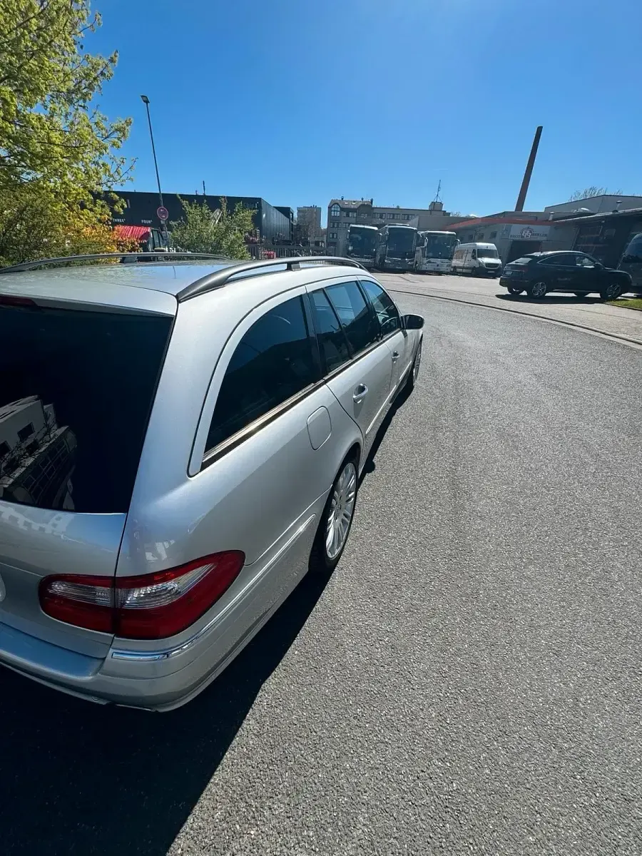 Gebraucht Mercedes E350 272 PS (200 kW) 2005 Silber Kombi