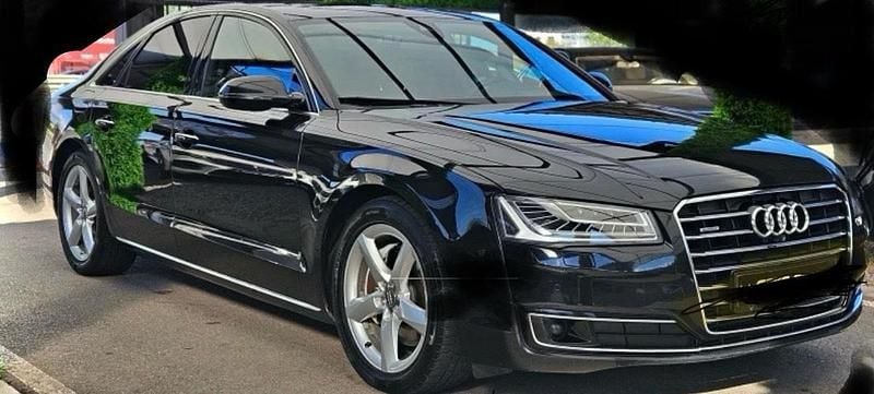 Blau Gebraucht 2014 Audi A8 Comfort Limousine | 19.850 € (Etwas zu teuer) - Bild 1/4