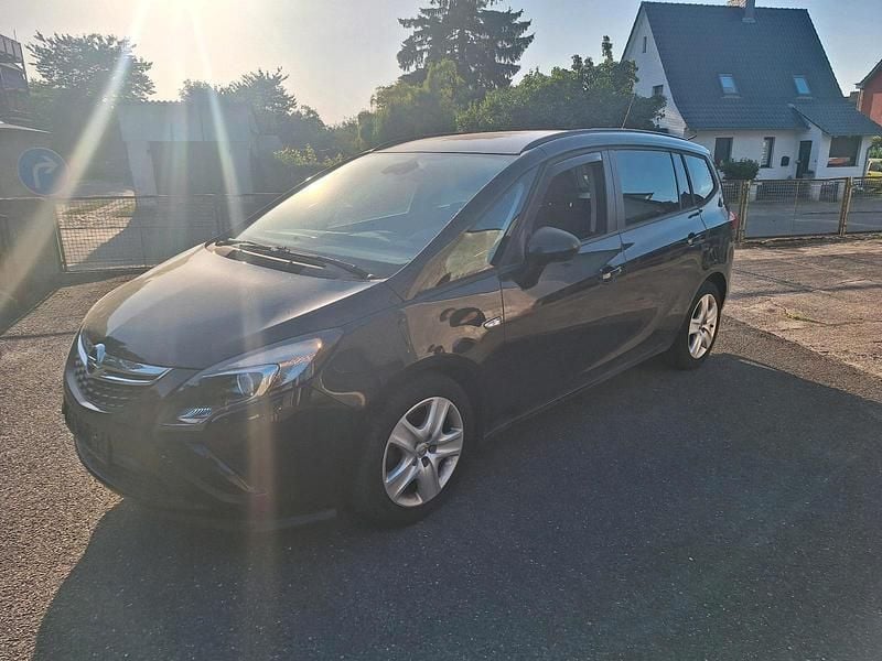 Schwarz Gebraucht 2012 Opel Zafira Tourer Van / Kleinbus | 7.099 € (Guter Preis) - Bild 1/4