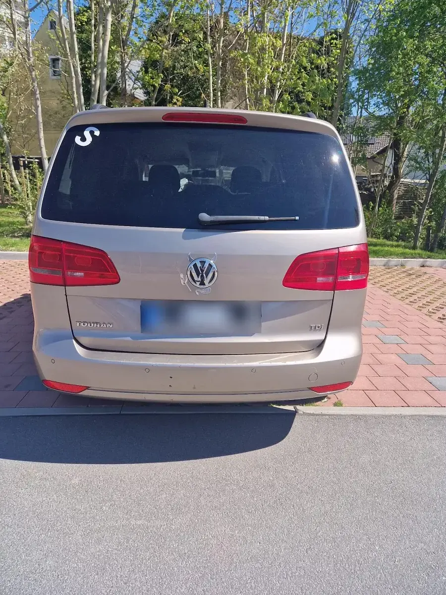 Gebraucht VW Touran 105 PS (77 kW) 2012 Gold Van / Kleinbus