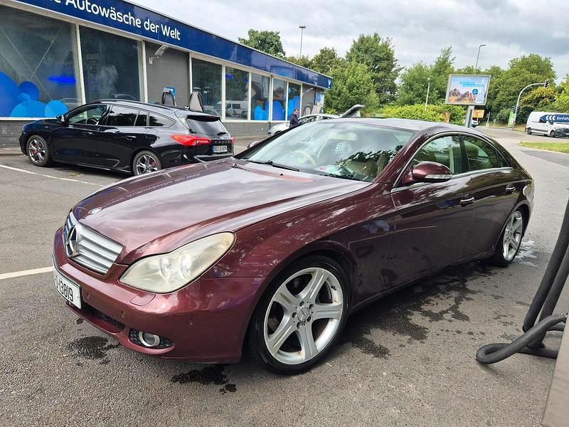 Rot Gebraucht 2007 Mercedes 320 Limousine | 3.000 € - Bild 1/4