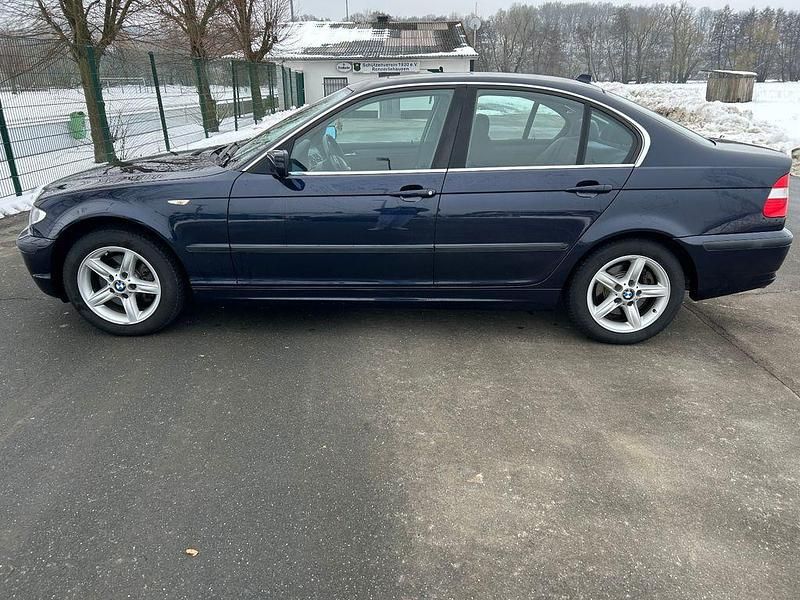 Gebraucht BMW 325 192 PS (141 kW) 2002 Blau Limousine