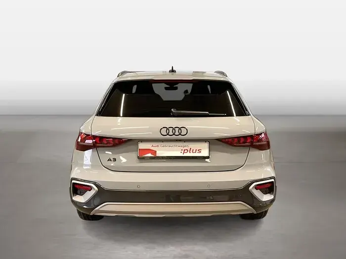 Gebraucht Audi A3 Ambiente 150 PS (110 kW) 2025 Pfeilgrau perleffekt Limousine