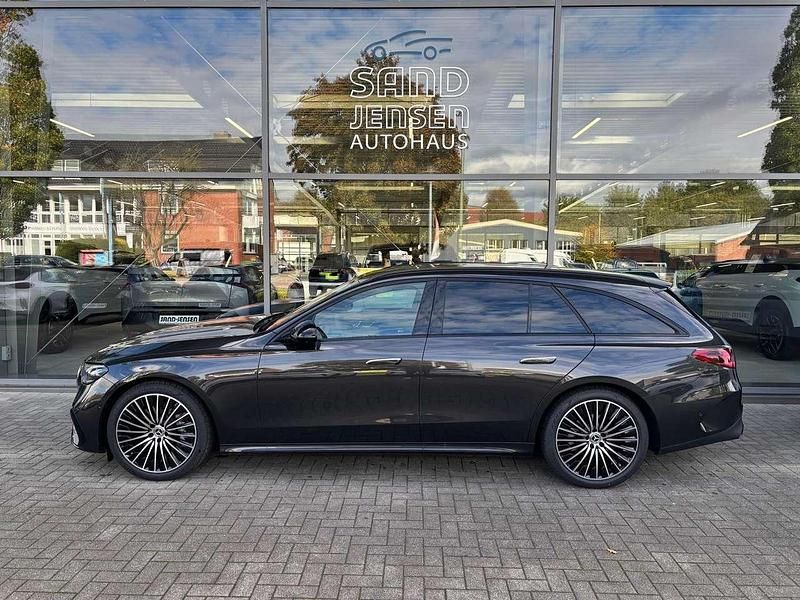 Gebraucht Mercedes E220 AMG line 197 PS (144 kW) 2024 Grafitgrau metallic Kombi