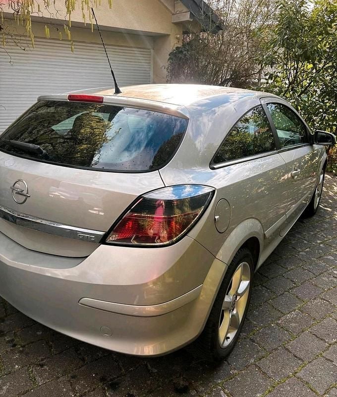 Gebraucht Opel Astra GTC 125 PS (91 kW) 2005 Silber Coupé