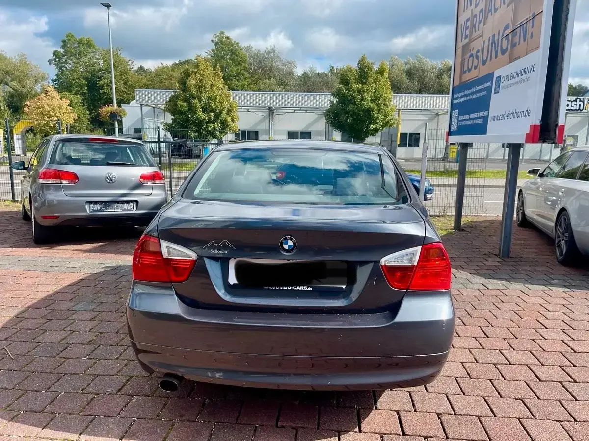Gebraucht BMW 318 131 PS (96 kW) 2005 Grau Limousine