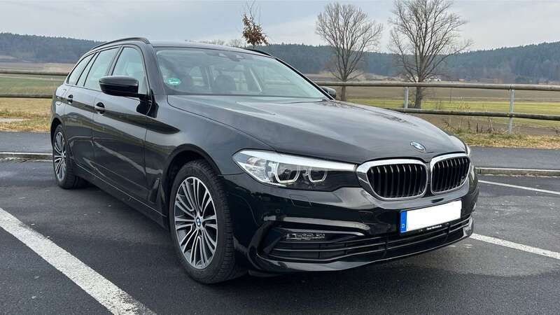 Schwarz Gebraucht 2019 BMW 520 Sport Line Kombi | 29.300 € (Fairer Preis) - Bild 1/4