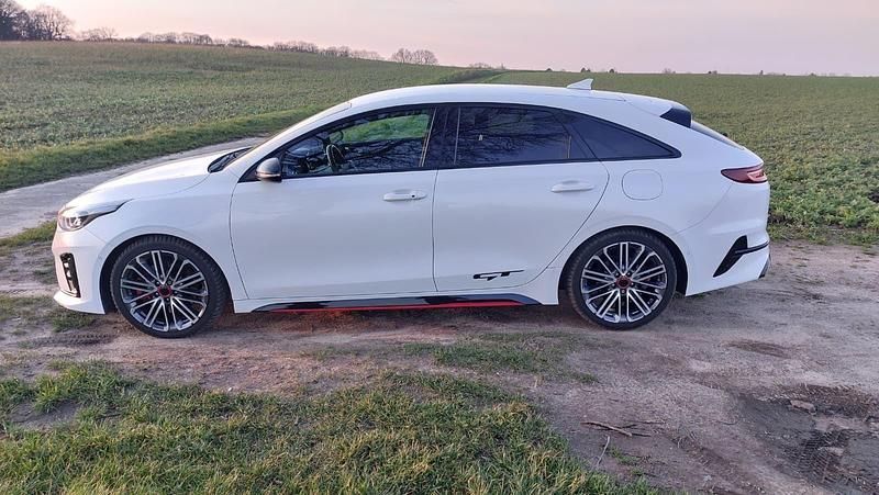 Gebraucht Kia ProCeed GT GT 204 PS (150 kW) 2019 Weiß Kleinwagen