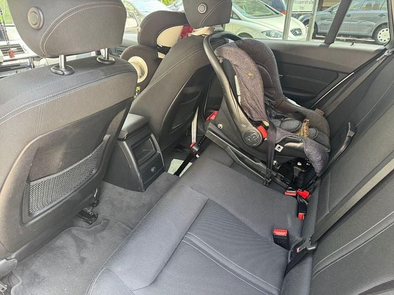 Schwarz Gebraucht 2018 BMW 320 Advantage Kombi | 14.500 € (Guter Preis) - Bild 1/4