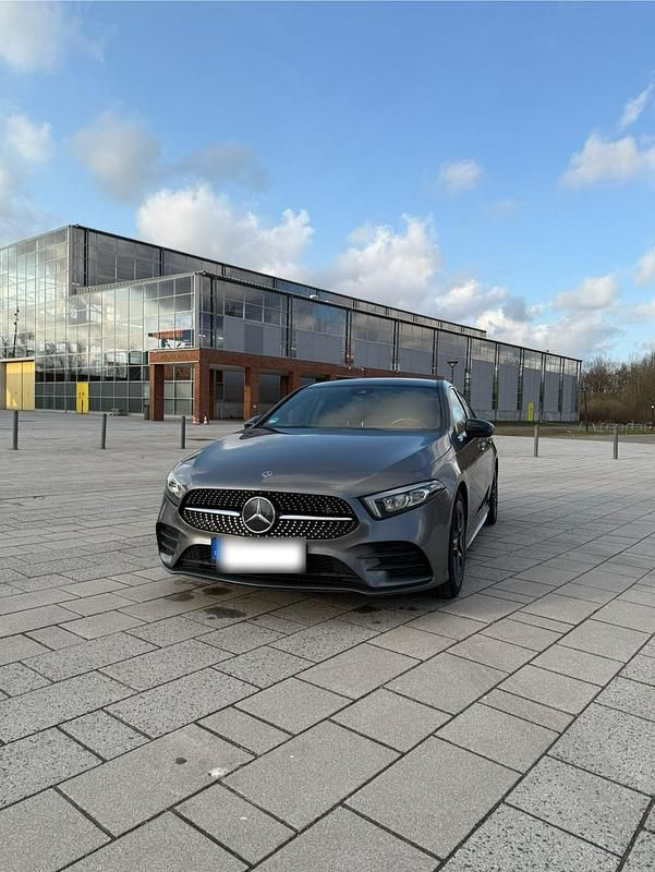 Gebraucht Mercedes A200 AMG 163 PS (119 kW) 2019 Grau Limousine
