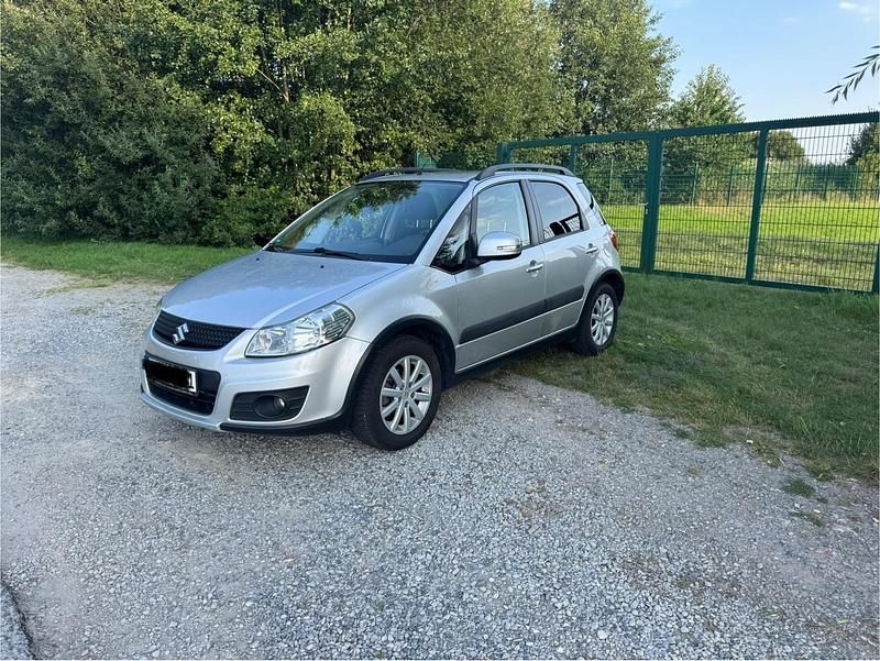 Silber Gebraucht 2011 Suzuki SX4 Style Kleinwagen | 7.500 € (Guter Preis) - Bild 1/4