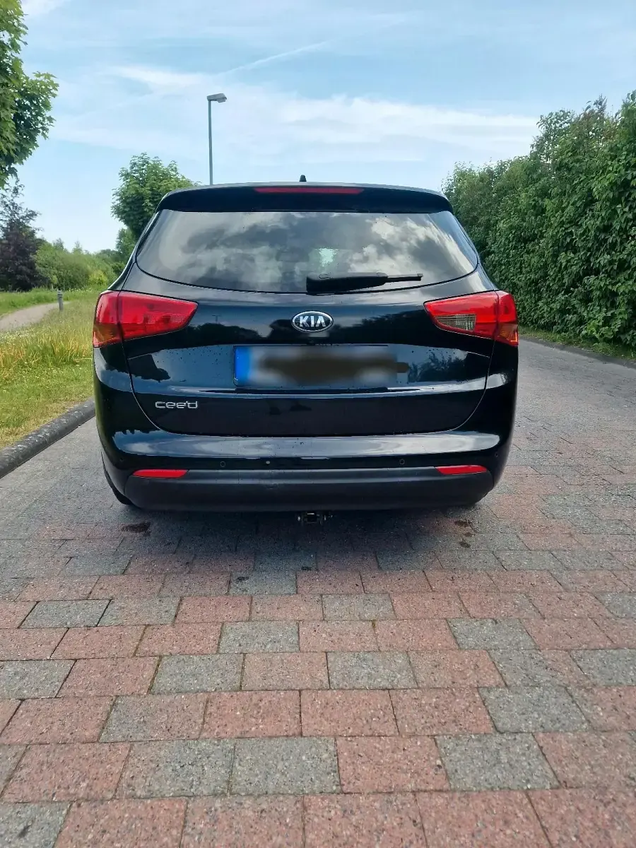 Gebraucht Kia Ceed 135 PS (99 kW) 2017 Schwarz Kleinwagen