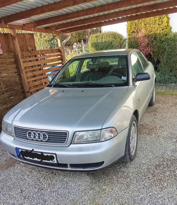 Gebraucht Audi A4 90 PS (66 kW) 1998 Silber Limousine